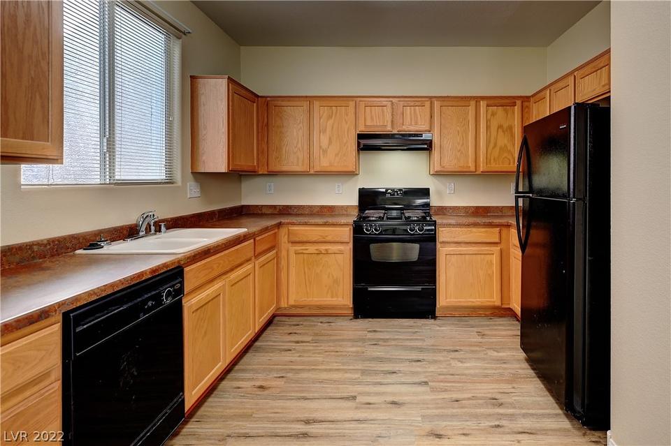  1332 Sun Village Ave, Las Vegas, NV 89183 photo 6