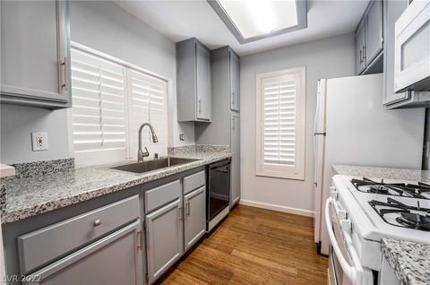 4881 S Torrey Pines Dr #104, Las Vegas, NV 89103