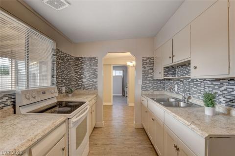4529 Pacyna St, Las Vegas, NV 89122