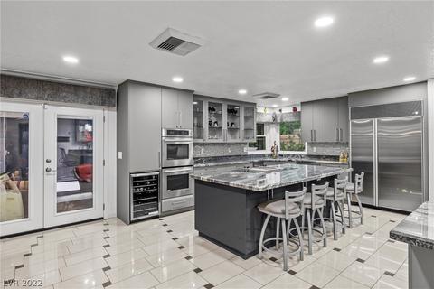 48 Princeville Ln, Las Vegas, NV 89113