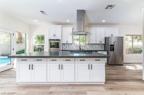 7808 Ben Hogan Dr, Las Vegas, NV 89149
