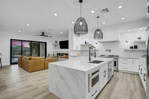 12091 Whitehills St, Las Vegas, NV 89141