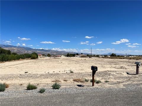 3081 Tahachapi Ave, Pahrump, NV 89048