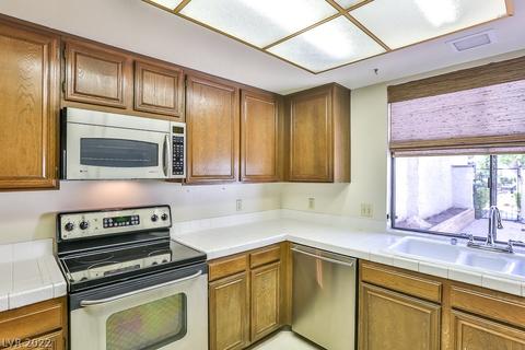 3070 Mirado Ct, Las Vegas, NV 89121