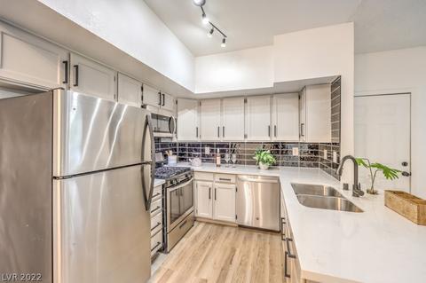 1408 Santa Margarita St #E, Las Vegas, NV 89146