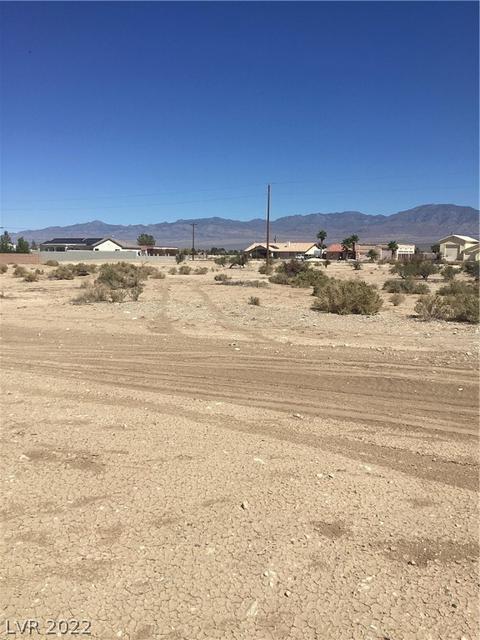 2201 S Manzanita Dr, Pahrump, NV 89048