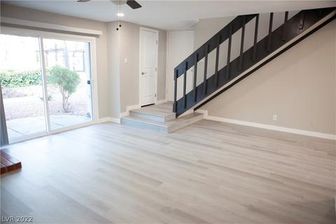 666 Rolling Green Dr, Las Vegas, NV 89169