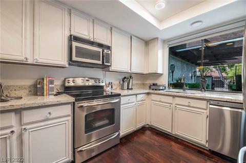 2537 La Cara Ave, Las Vegas, NV 89121