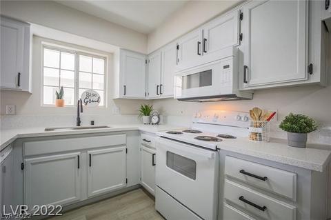 2725 S Nellis Blvd #2024, Las Vegas, NV 89121