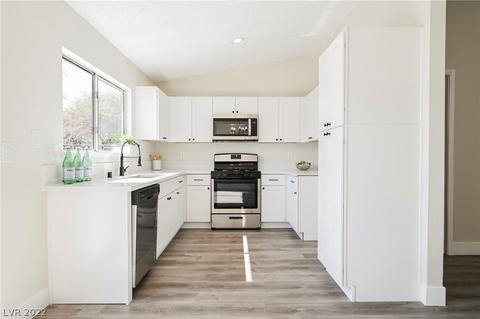 4461 Galore Ave, Las Vegas, NV 89115