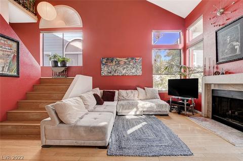 4995 Strauss Dr, Las Vegas, NV 89146