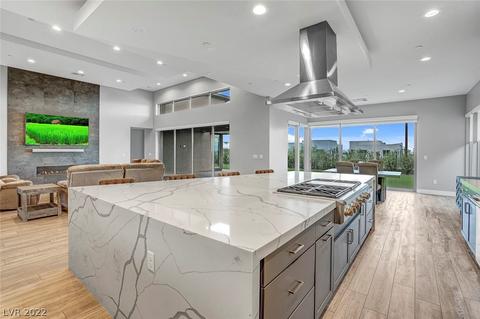 2224 Sky Pointe Ridge Dr, Henderson, NV 89052