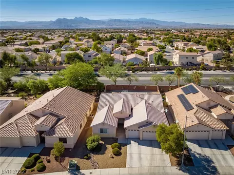 6325 Double Oak St, North Las Vegas, NV 89031