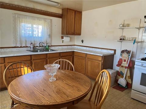 910 9th St, Ely, NV 89301 photo 6