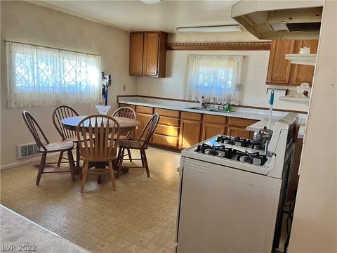910 9th St, Ely, NV 89301 photo 4