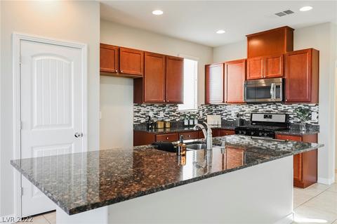 2594 Champagne Topaz Ln, Las Vegas, NV 89120