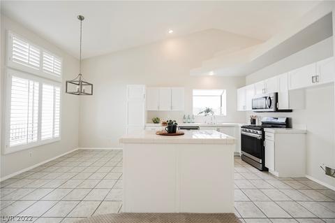 184 Coast Laguna Ct, Henderson, NV 89002
