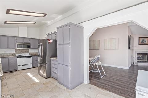 101 Sir Arthur Dr, Las Vegas, NV 89110
