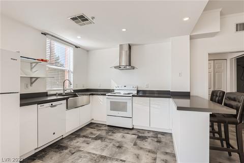 51 E Agate Ave #209, Las Vegas, NV 89123