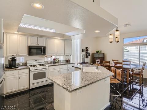 3700 Beacon Point St, Las Vegas, NV 89129