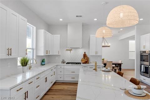 5698 Quiet Cloud Ct, Las Vegas, NV 89141
