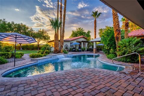 208 Canyon Dr, Las Vegas, NV 89107