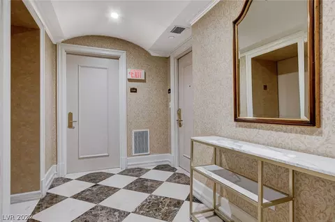 2747 Paradise Rd #806, Las Vegas, NV 89109