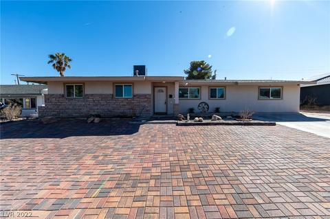 704 Pyramid Dr, Las Vegas, NV 89107