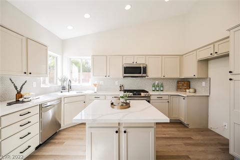 11466 Steponia Bay St, Las Vegas, NV 89141