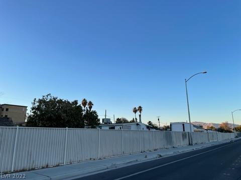 745 Mcknight St, Las Vegas, NV 89101
