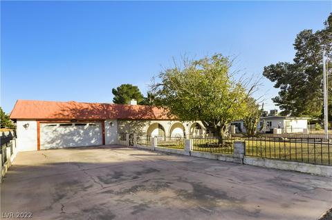 1704 Castleberry Ln, Las Vegas, NV 89156