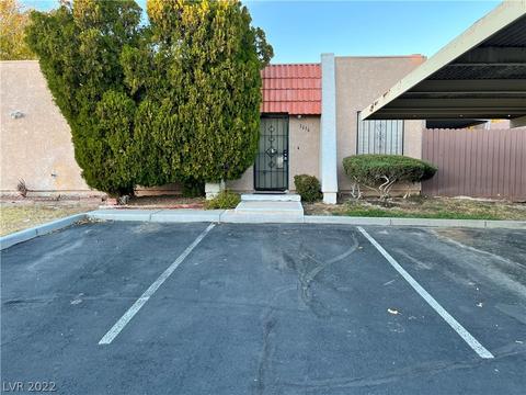 3636 Villa Knolls East Dr, Las Vegas, NV 89120