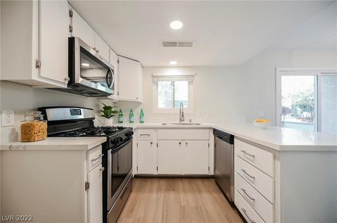 130 Bel Port Dr #132, Las Vegas, NV 89110
