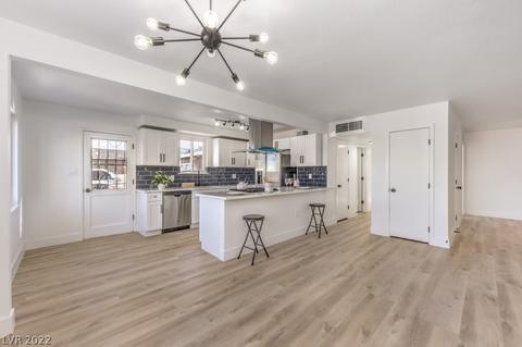 4401 Mayflower Ln, Las Vegas, NV 89107