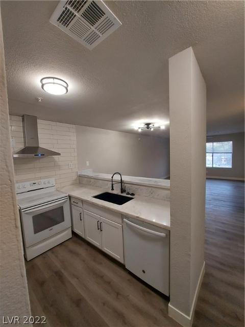 2044 Mesquite Ln #104, Laughlin, NV 89029