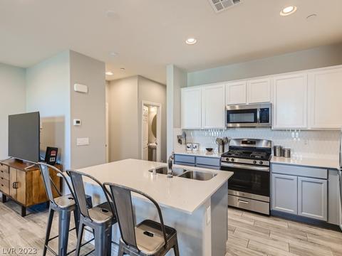 704 Florence Isle Ave, Henderson, NV 89015