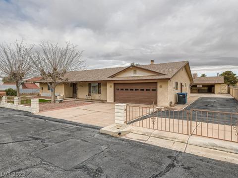 1560 Rocking Horse Dr, Henderson, NV 89002
