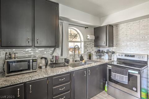 1012 E Webb Ave, North Las Vegas, NV 89030