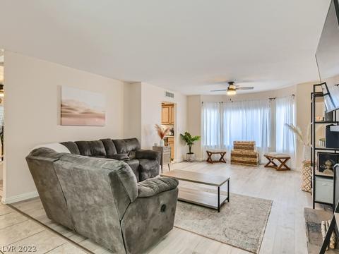 1304 Wintergreen Dr, Las Vegas, NV 89128
