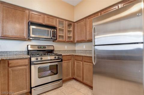 1705 King James St #201, Las Vegas, NV 89144