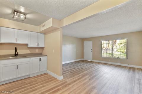 595 S Royal Crest Cir #1, Las Vegas, NV 89169