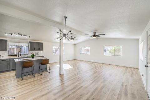 3446 Cape Cod Dr, Las Vegas, NV 89122