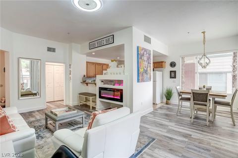 75 E Agate Ave #209, Las Vegas, NV 89123