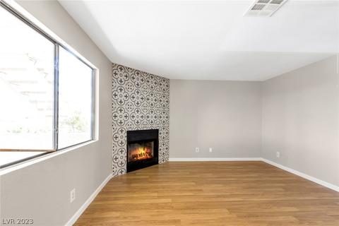 1001 Sulphur Springs Ln #102, Las Vegas, NV 89128