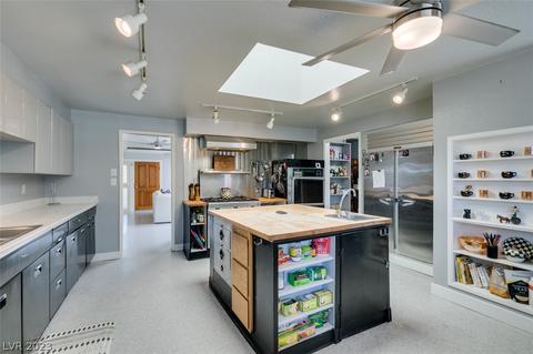 701 Franklin Ave, Las Vegas, NV 89104