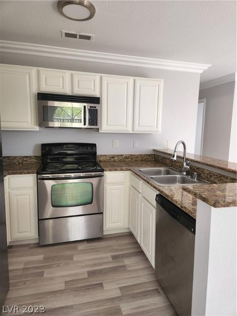 4050 Pacific Harbors Dr #207, Las Vegas, NV 89121