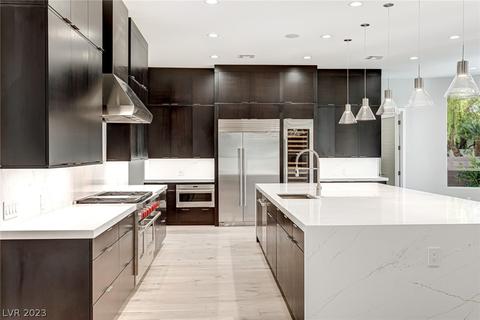 801 Canyon Greens Dr, Las Vegas, NV 89144