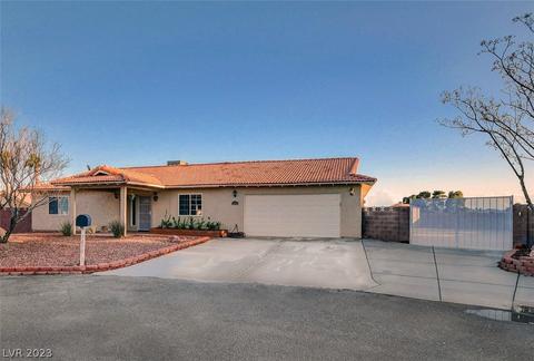7470 Schirlls St, Las Vegas, NV 89139