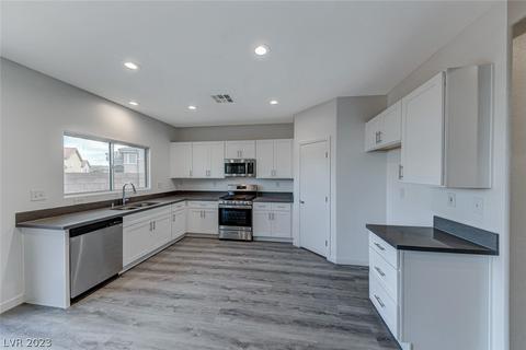 240 Del Cira Ave, Las Vegas, NV 89183