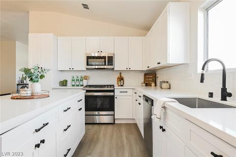 375 Virginia Lake Ave, Henderson, NV 89015